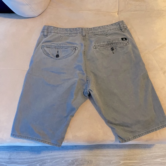 Men’s Quicksilver Shorts - Picture 2 of 3